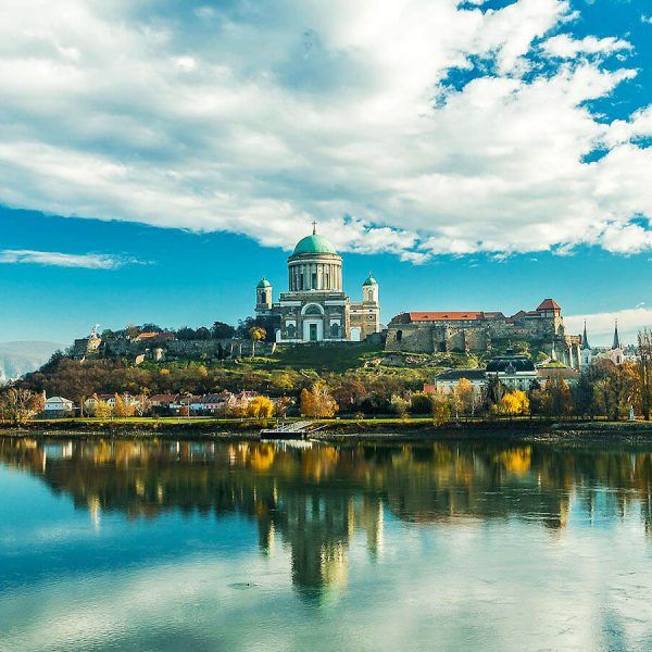Esztergom, ciudad cercana a Budapest Esztergom, ciudad cercana a Budapest