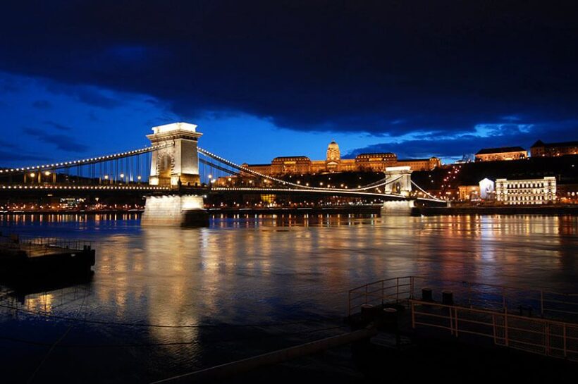 Hongrie-Danube-Budapest-pont-Szechenyi